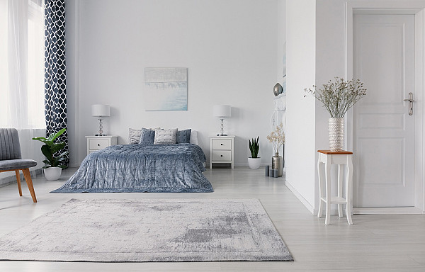 Light grey laminate flooring image